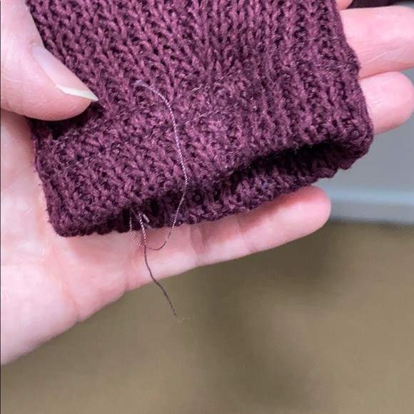 Cute Cape Juby maroon sweater Size Small - Picture 7 of 7